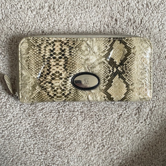 New York & Company wallet - Picture 1 of 3